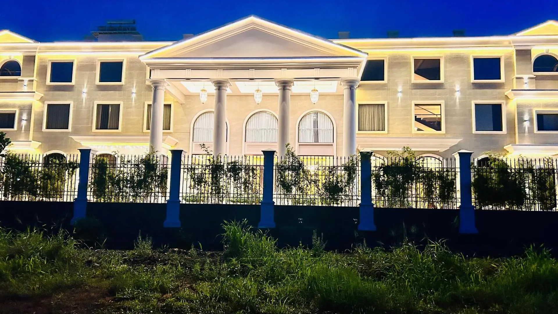 Hotel Raj Regent Kurichy Putuppalli Indien